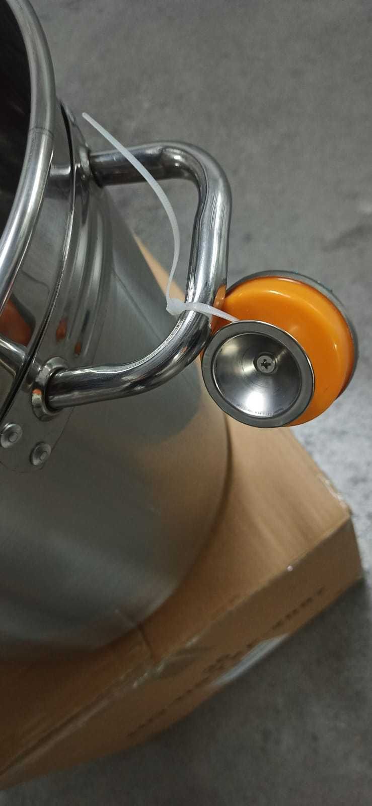 Duas panelas grandes em aço inoxidável 35 L