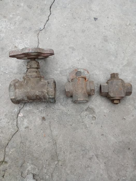 Продам крани бронзові новие