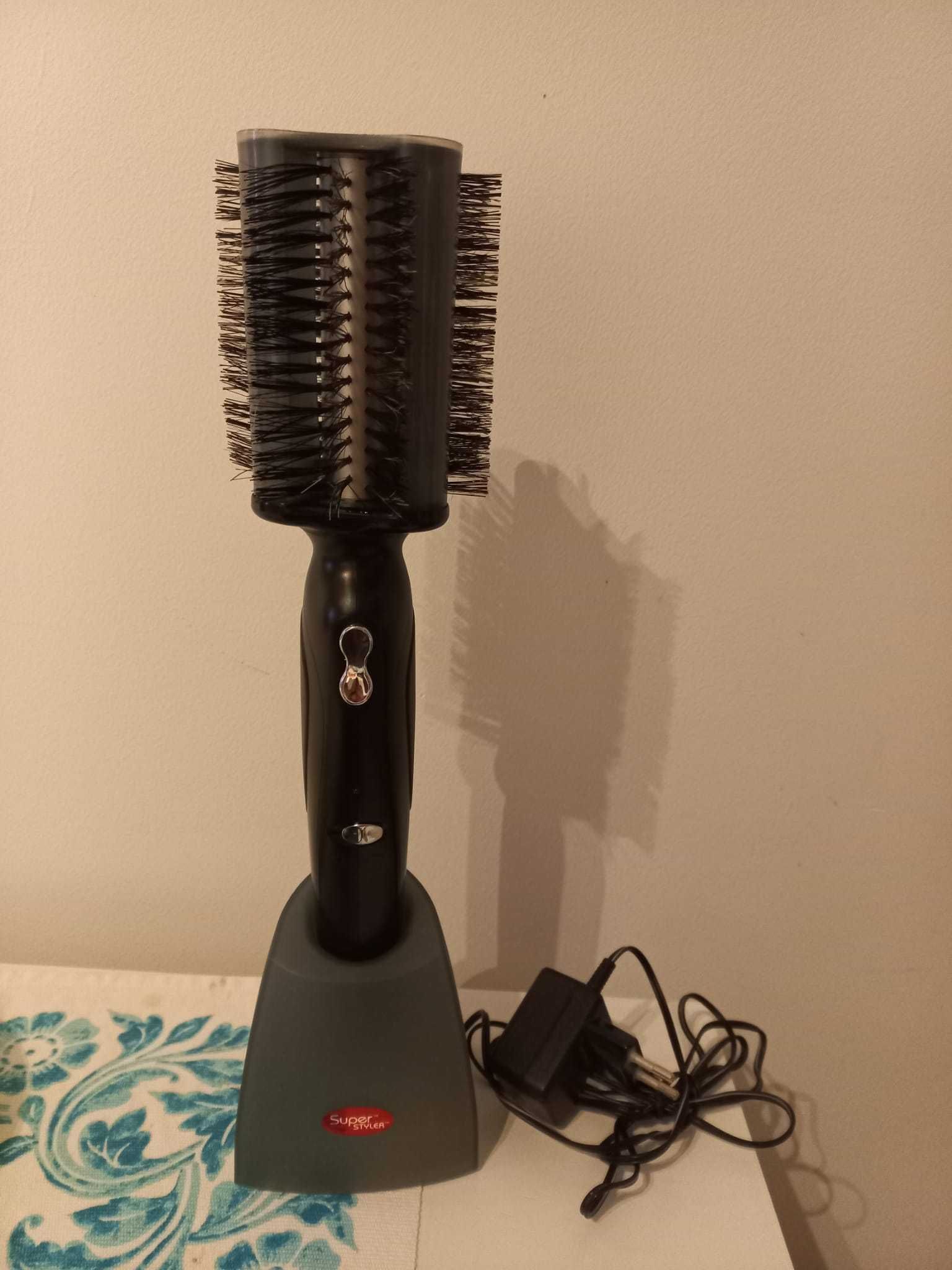 Escova eléctrica rotativa para cabelo