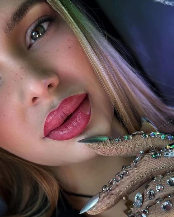 Перманентний татуаж брів, губ, повік