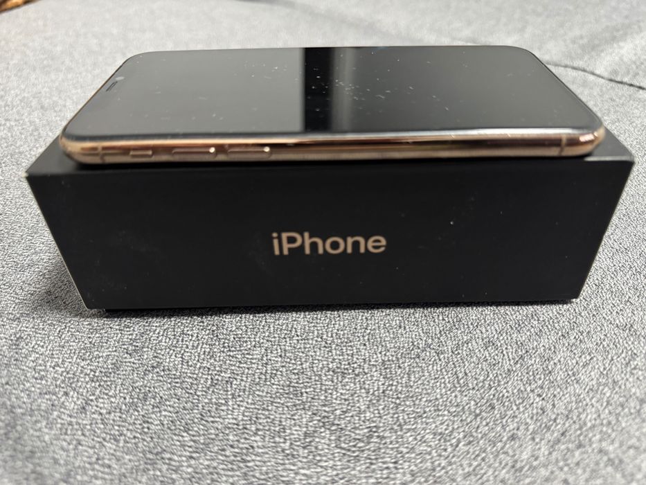 iPhone  11 pro 256 gold