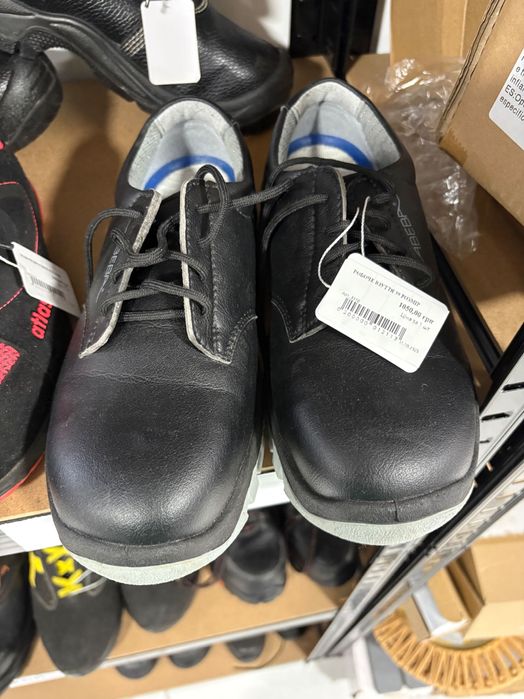 Кросівки робочі, робочі черевики,