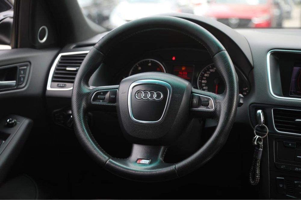 Продам Audi Q5 2012