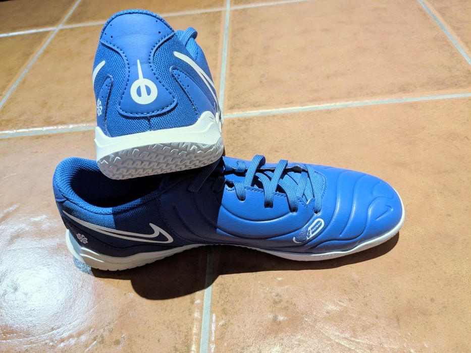 Nike Tiempo Legend 10 Club
Sapatilhas de futsal de perfil baixo