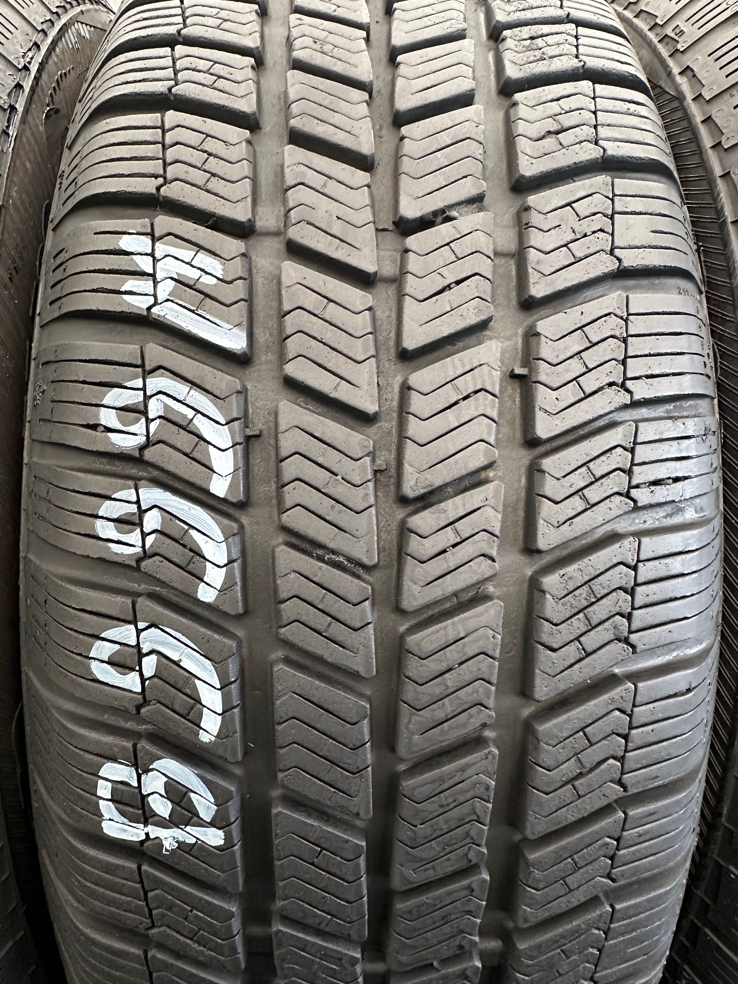 Opony zimowe 215/65R16 98H BARUM POLARIS 3 4x4