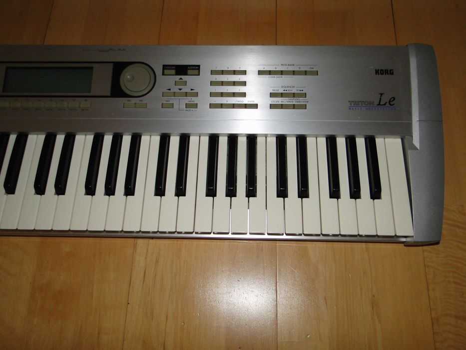 Zawodowy Syntezator Workstation KORG TRITON LE 61.Piękne Barwy.Okazja