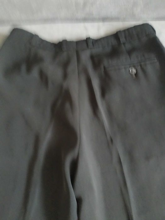 Spodnie męskie eleganckie czarne.