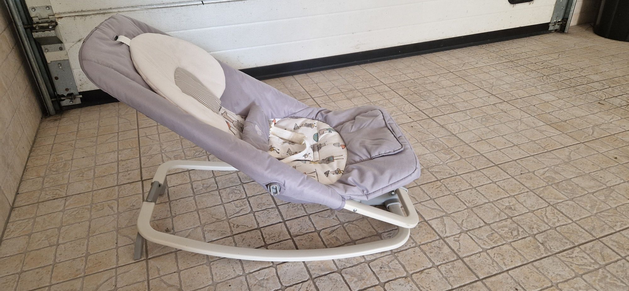 Cadeira de repouso para bebés.