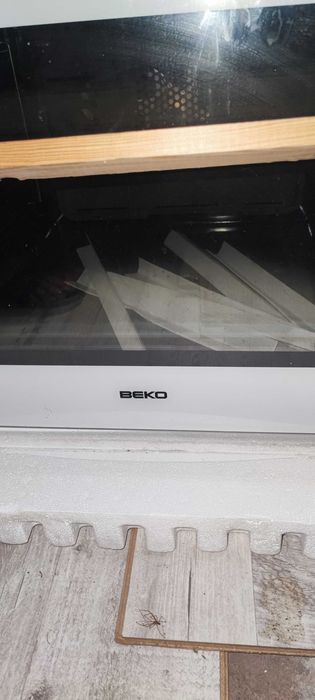 Odstąpie piekarnik elektryczny firmy BEKO