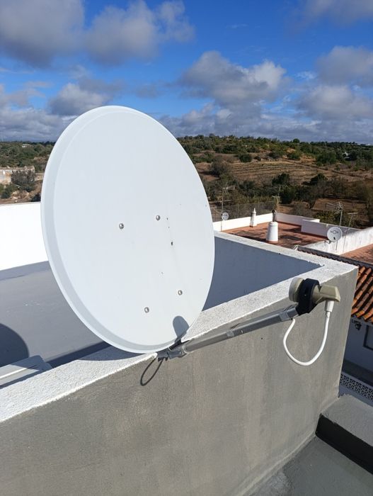 Parabólica + Recetor de satélite Sagemcom DS81 HD TNTSAT + parabólica
