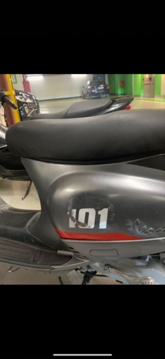 Mota Vespa 50 CC com top case