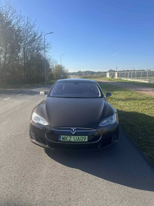 Tesla Model S Tesla S85 Darmowe