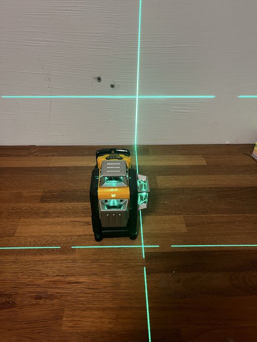Sprzedam laser dewalt