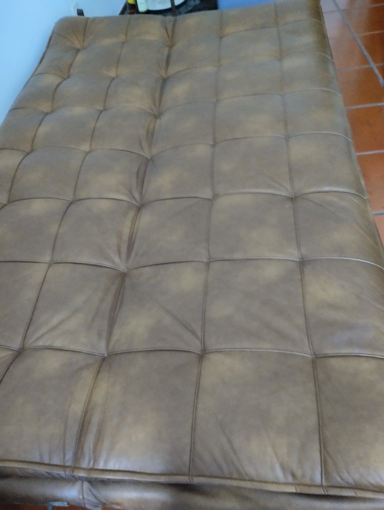 Vendo Sofá cama cabedal.