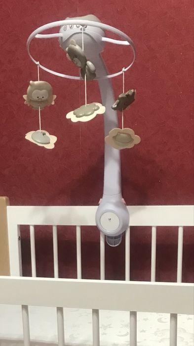 Музыкальный мобиль на кроватку