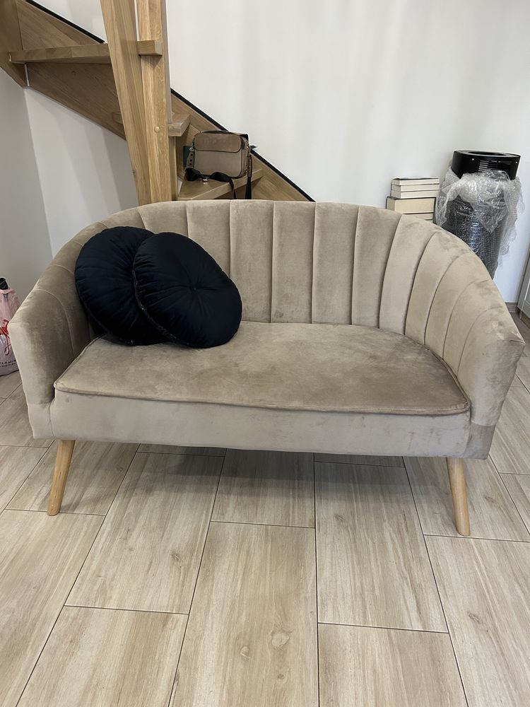 Piękna i elegancka sofa