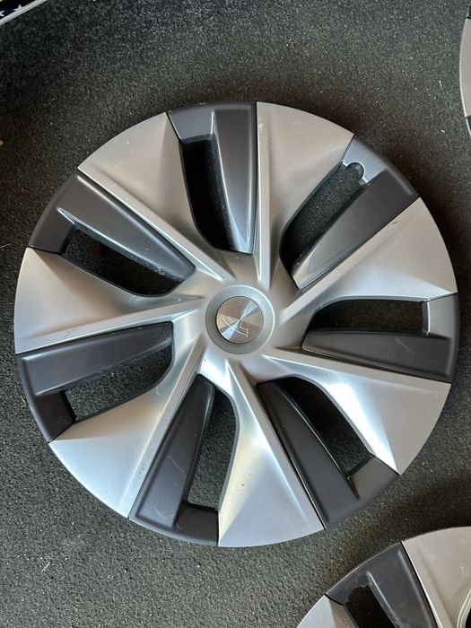 Ковпаки Tesla Model Y R19 оригінал поштучно