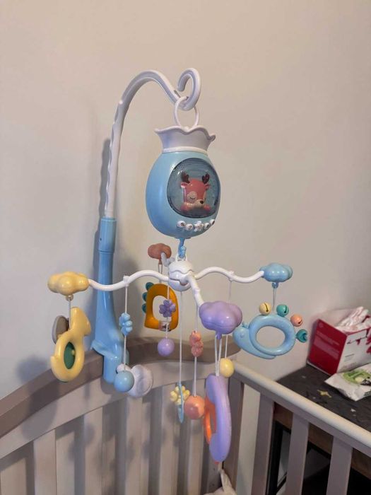 Музичний Мобіль з підсвіткою на дитяче ліжко Lovely Toys