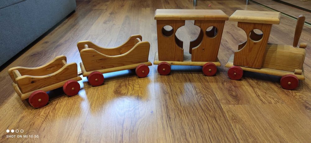 Komplet zabawek edukacyjnych DUŻA LOKOMOTYWA z drewna