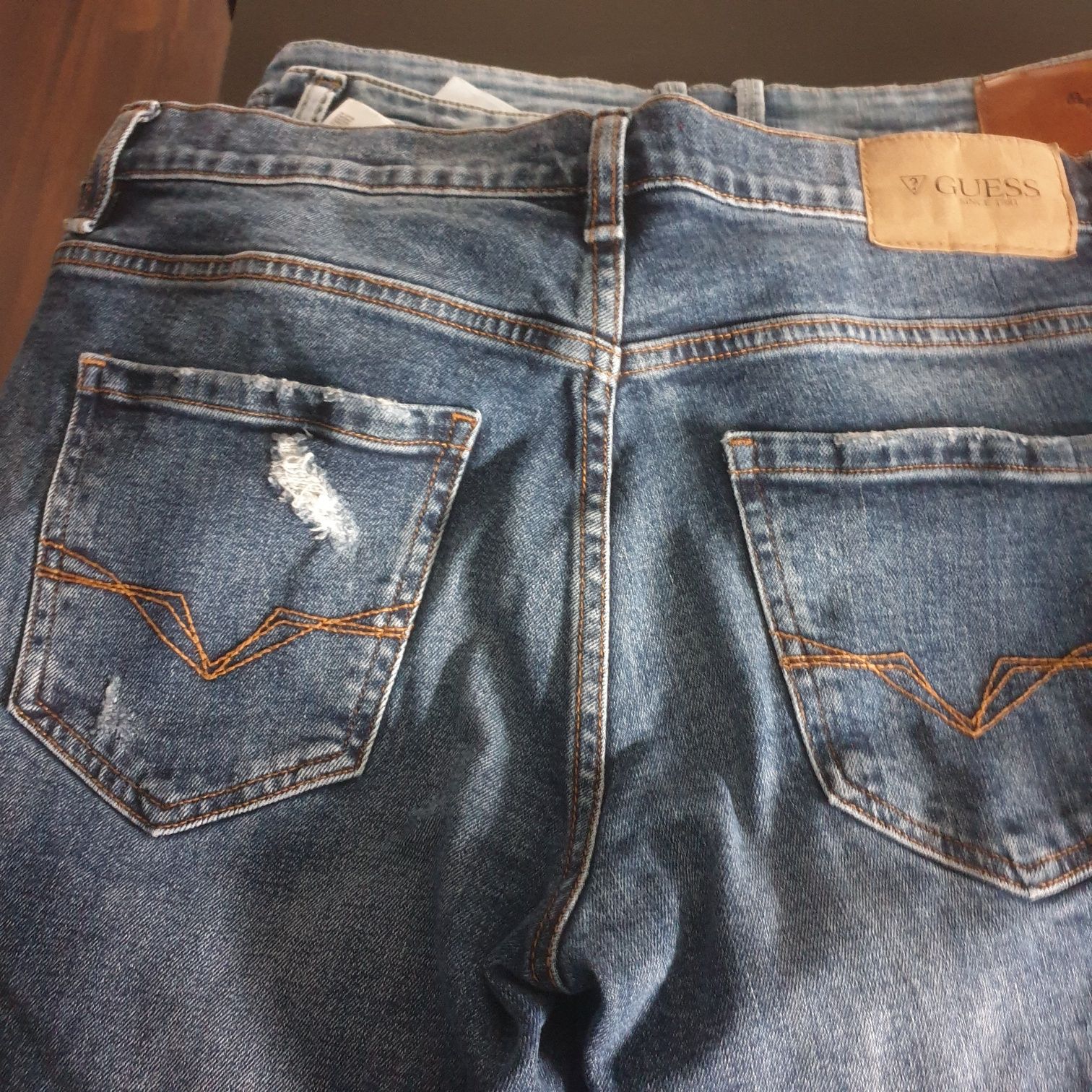 Sprzedam spodnie jeans Guess