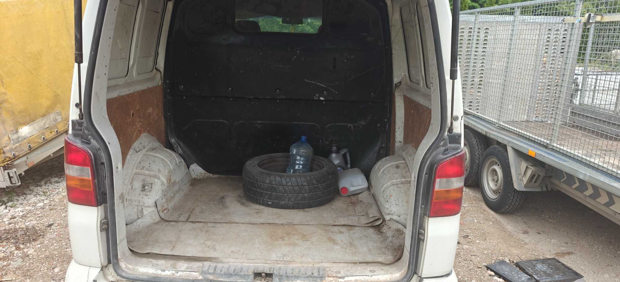 VW transporter 1,9TDI  doka 5 osób