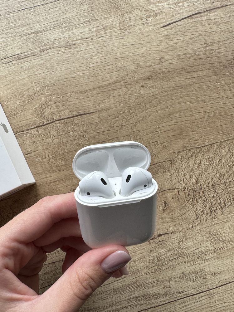 Airpods 2 Б/у з коробкою