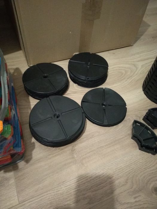 Podkładki plastikowe i gumowe pod płytki na balkon