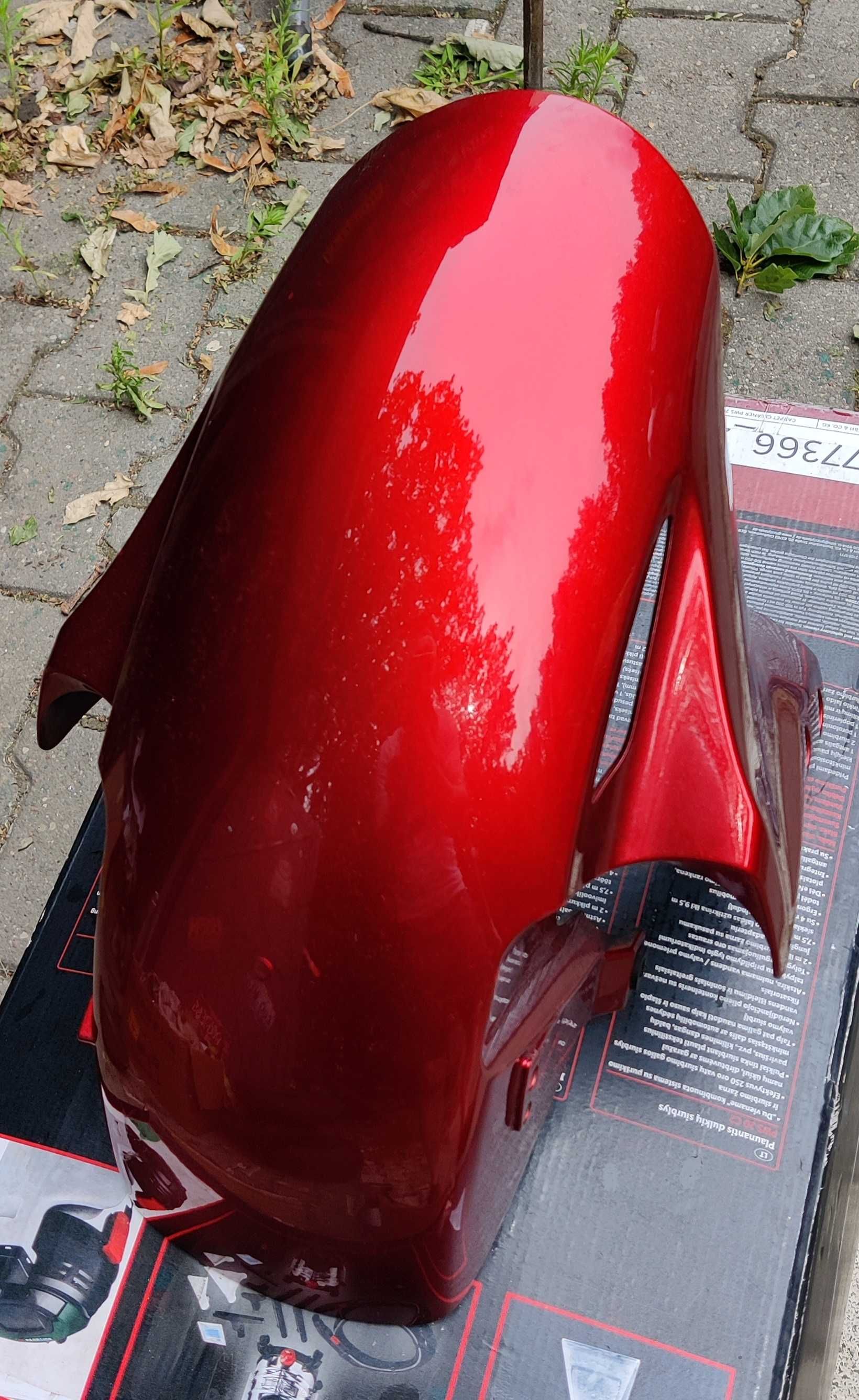 Sprzedam części karoserii i nie tylko do Honda VFR 1200f.