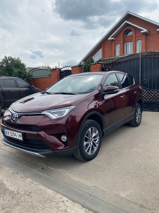 Продам Toyota Rav-4 Гибрид 2017 рік