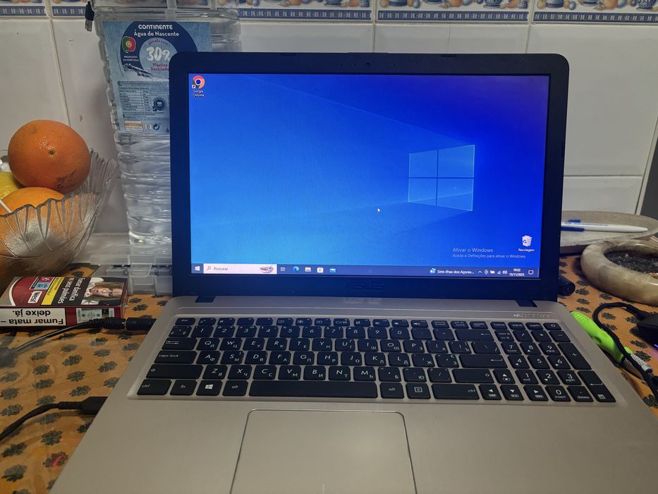 Asus portatil 15.6 c/ Nvidia ge force920 mx