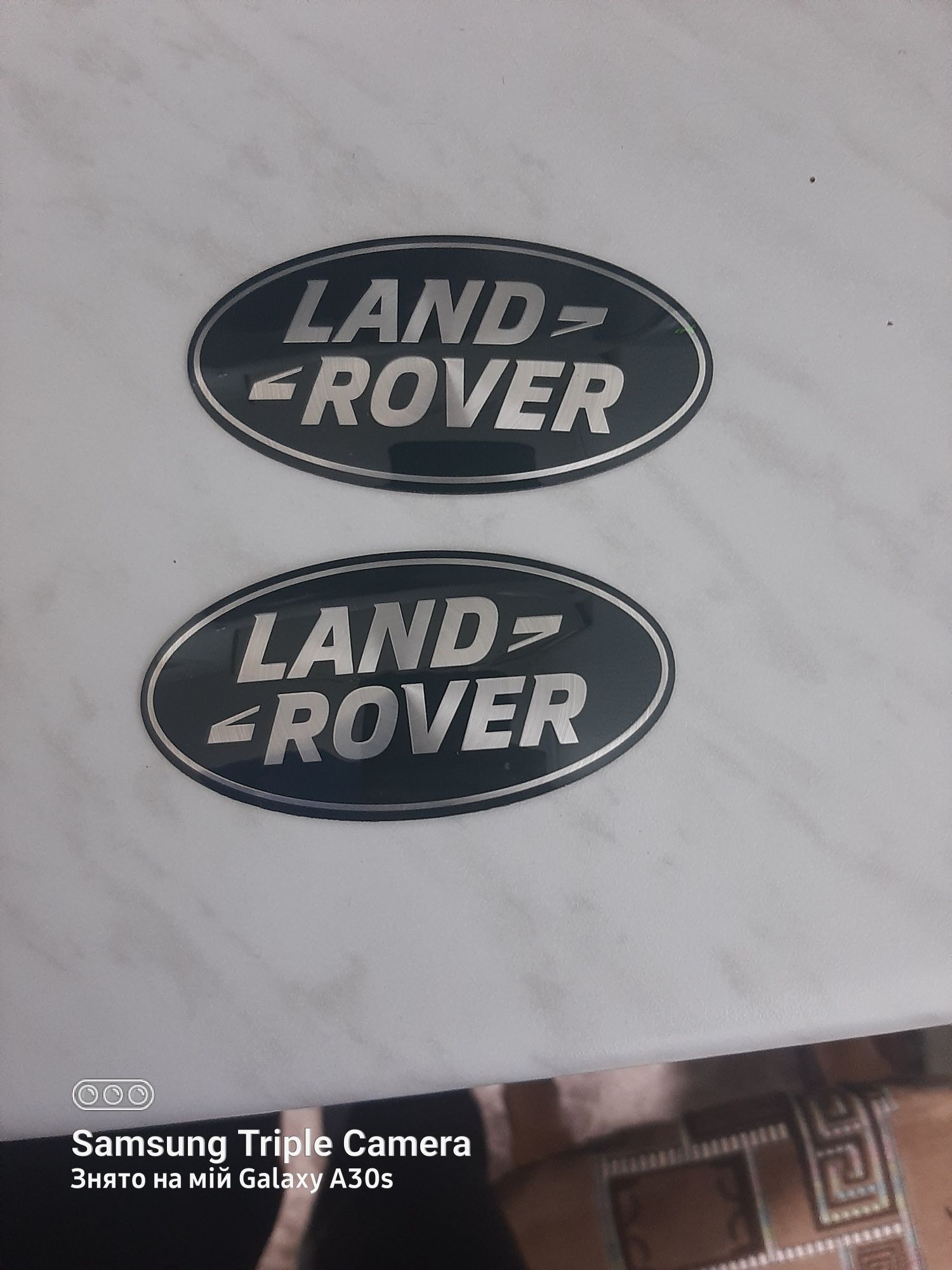 Емблема land rover