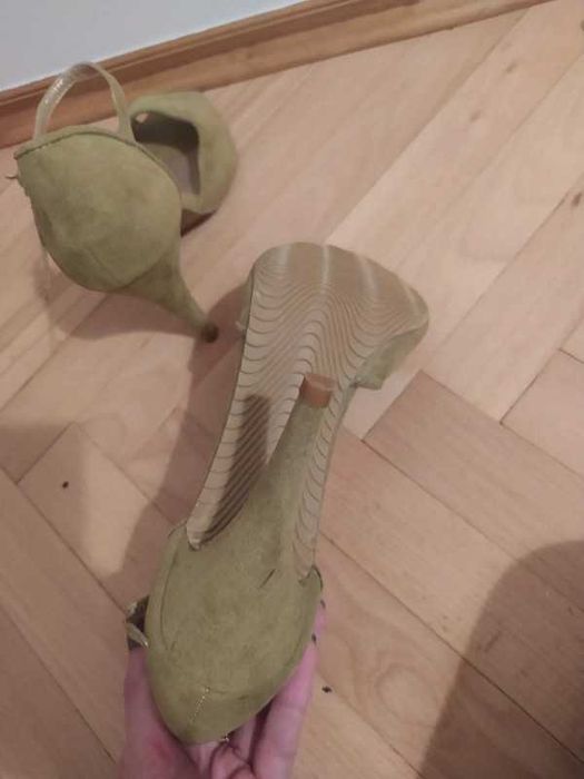 Zielone szpilki r. 39 Bonprix