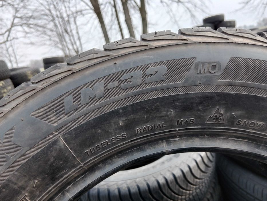 Opona używana 195/65R15 Bridgestone Blizzak LM-32 MO 1szt.