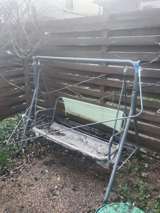 Каркас із садової гойдалки