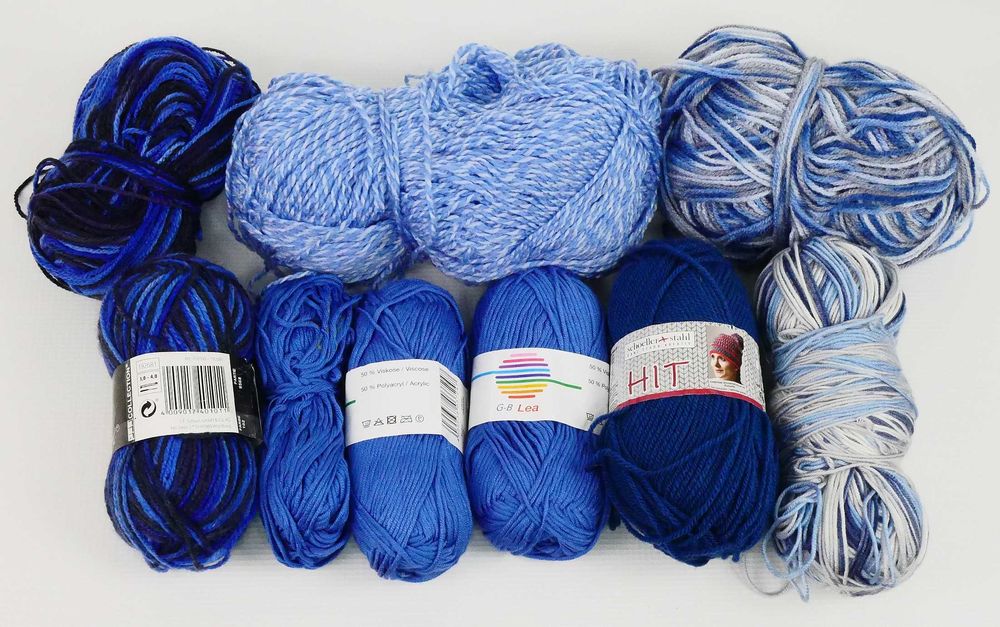 114.Włóczka 100%Akryl  mix zestaw 580g