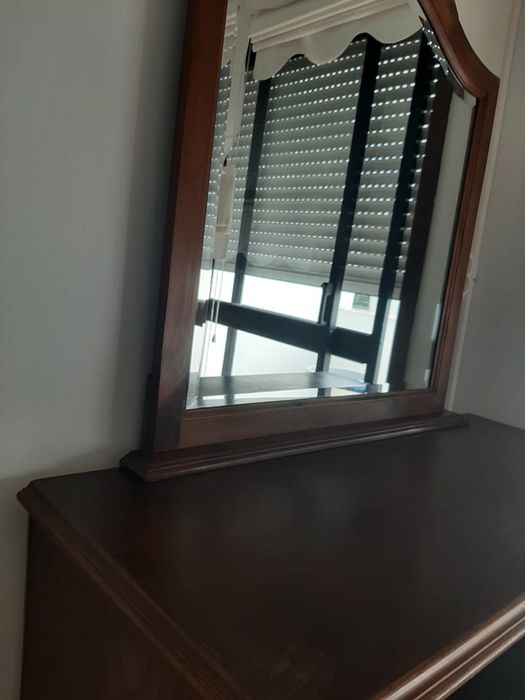 Cómoda Antiga Castanha