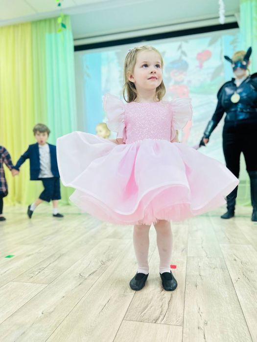 Плаття святкове оренда