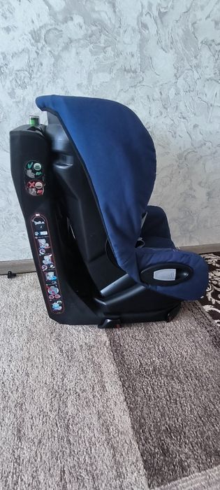 Автокрісло  поворотне Bebe Confort Axiss Sweet