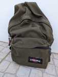 Mochila Eastpak verde tropa