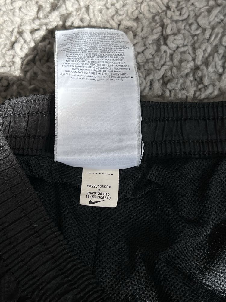 Штани нейлонові Nike