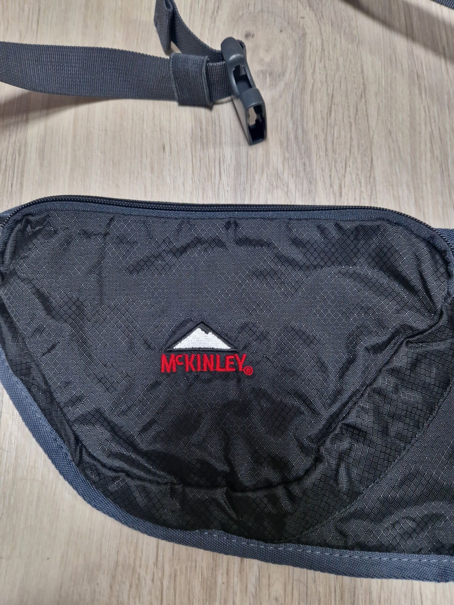 Torba nerka saszetka z miejscem na butelkę McKinley