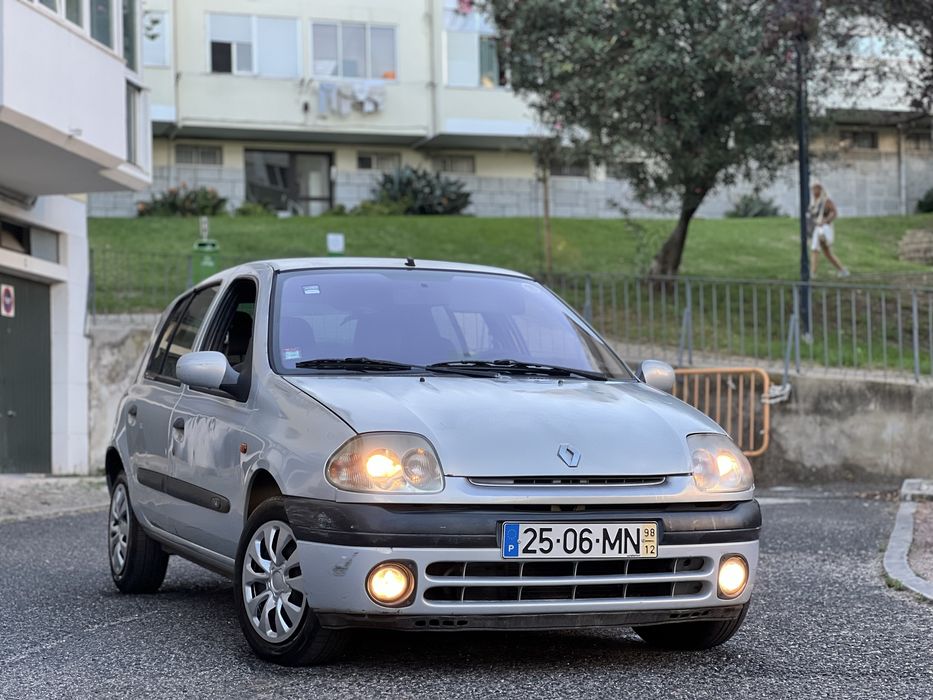Renault Clio 1.4 A/C - 98