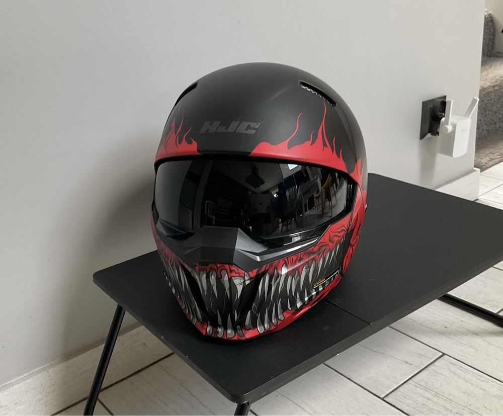 Kask motocyklowy HJC i20 Venom Black Red rozm. M BDB
