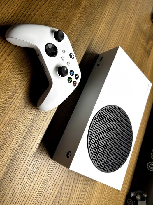 Ігрова консоль Microsoft Xbox Series S 512GB + докстанція