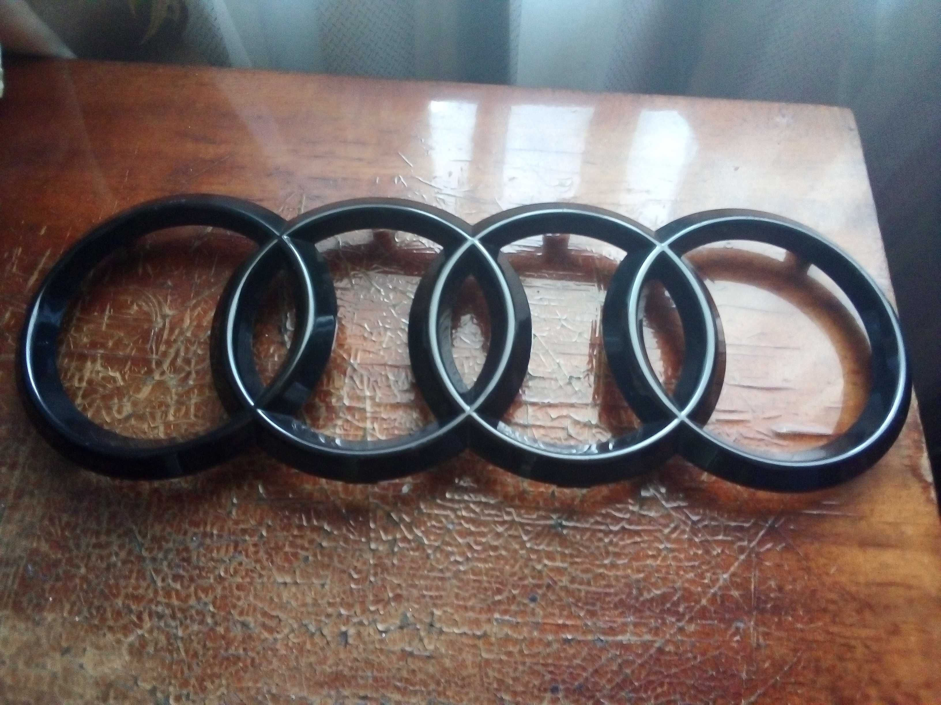 Эмблема, логотип, значок Audi