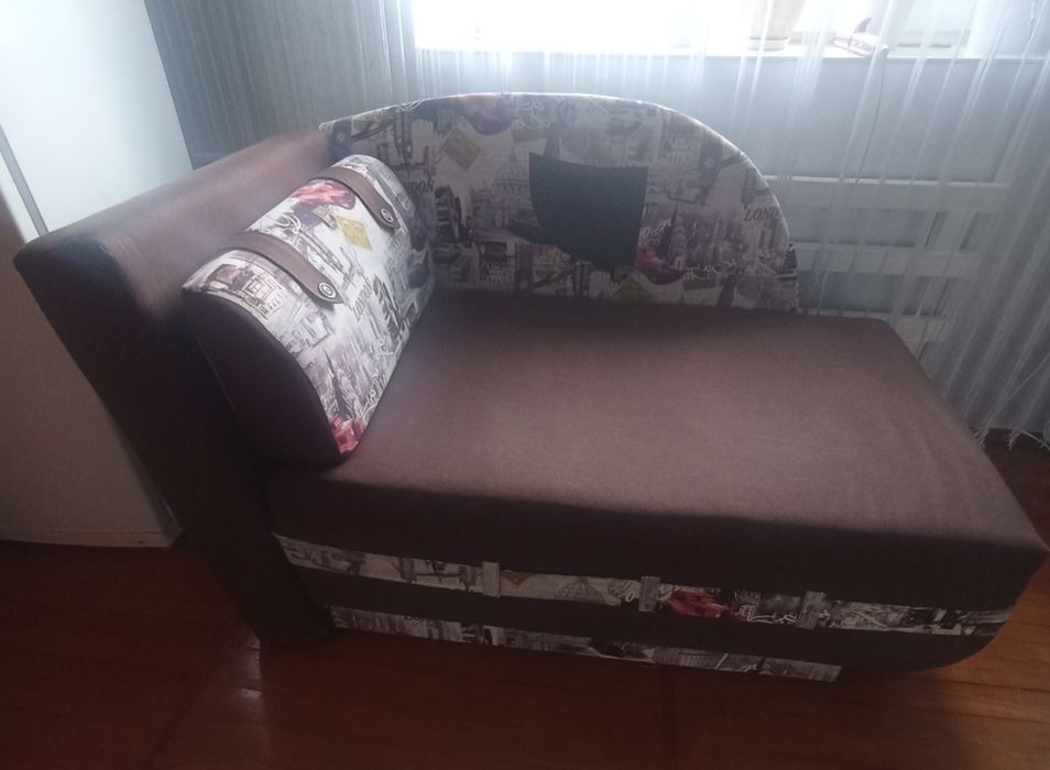 М'який розкладний диван