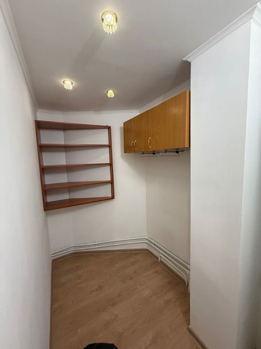 Продаж 1к.кв-ри. вул. Пулюя 50000 дол. США. Цегла! Торг