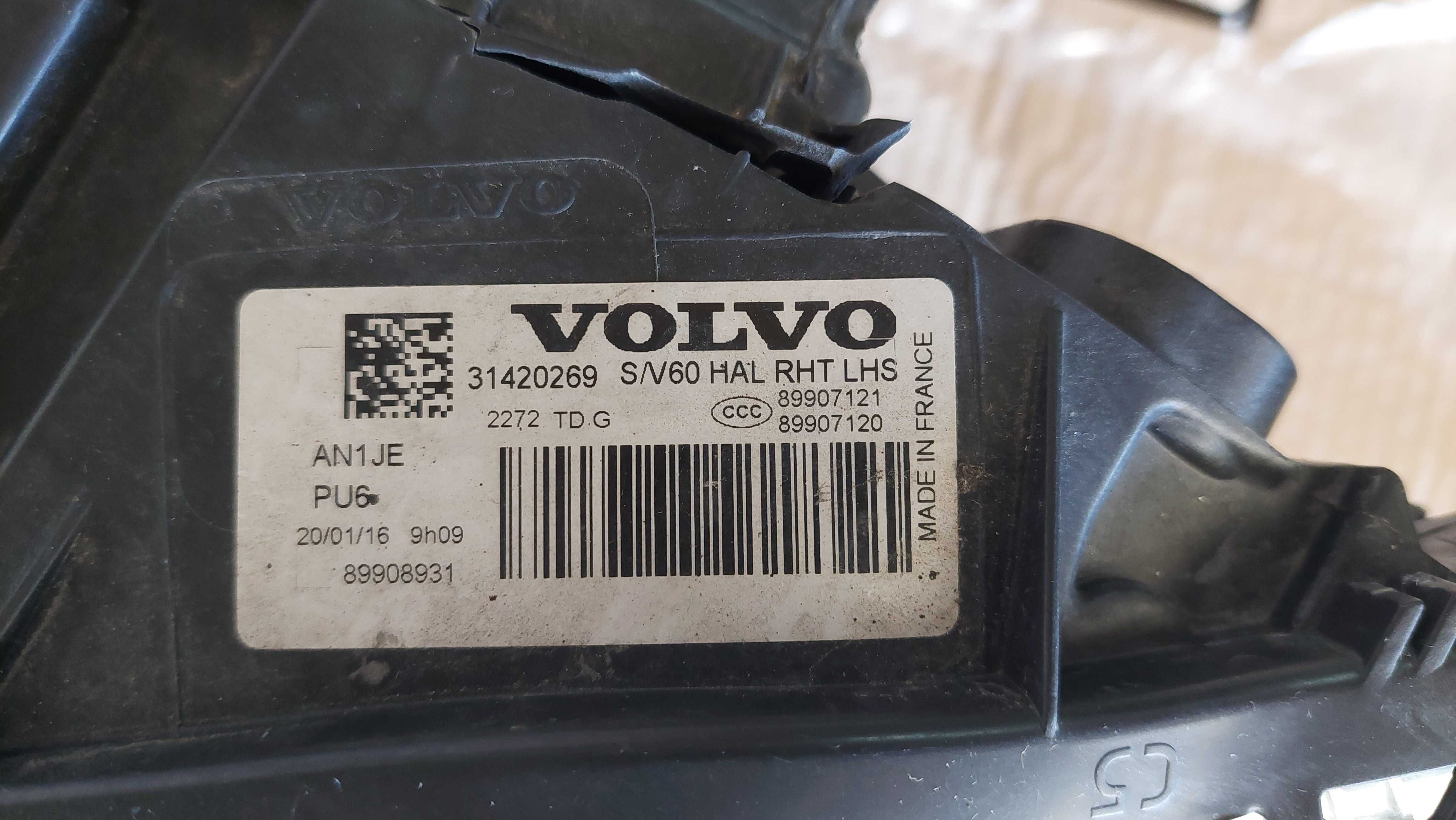 Ótica faról esquerdo Volvo V60 14/18