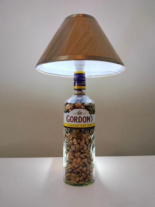 Candeeiros de garrafas