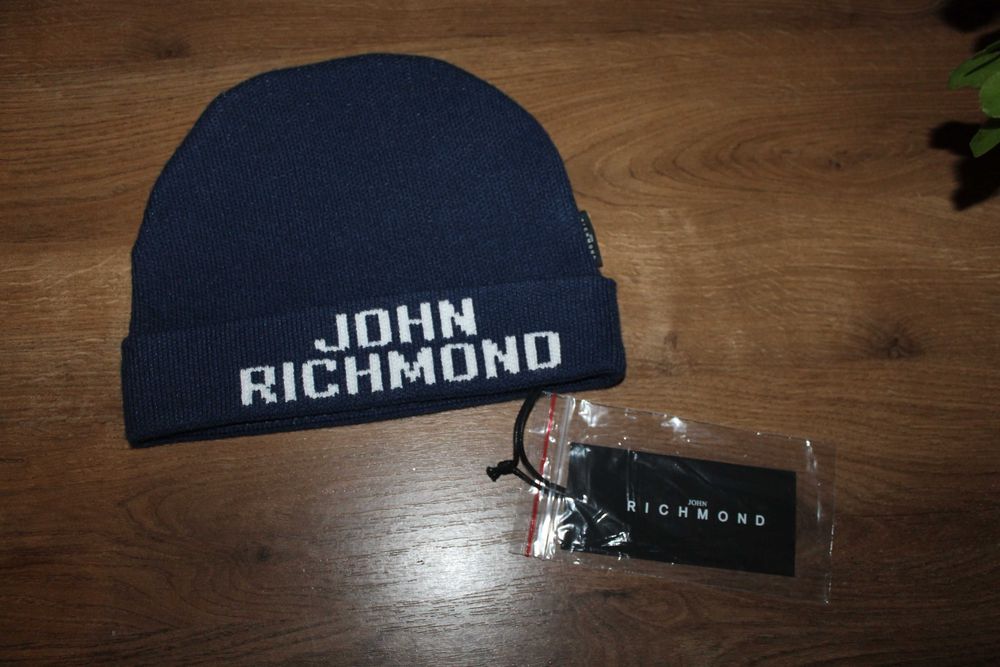 John Richmond оригінальна шапка